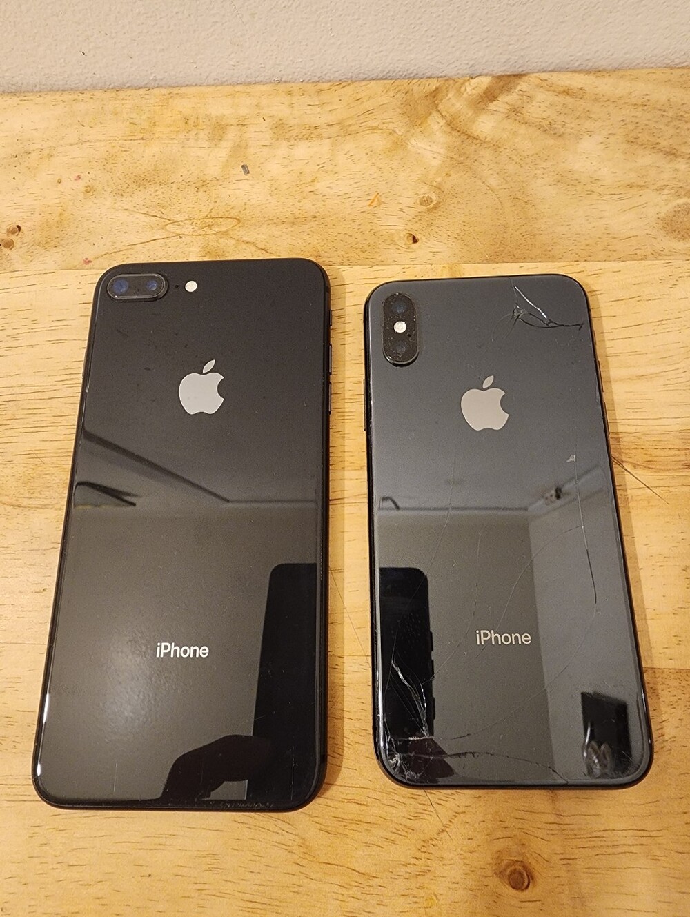 Apple iPhone 8 Plus Unlocked & Apple iPhone X/XS (not sure which bc it's LOCKED)